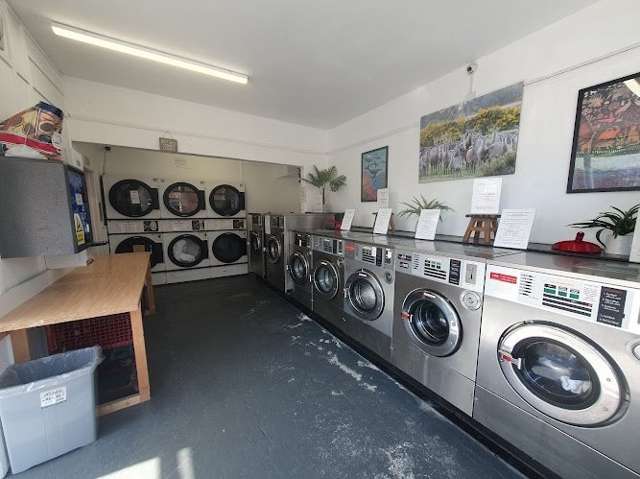Town & Country Launderette (Laundry service 9am-5pm)