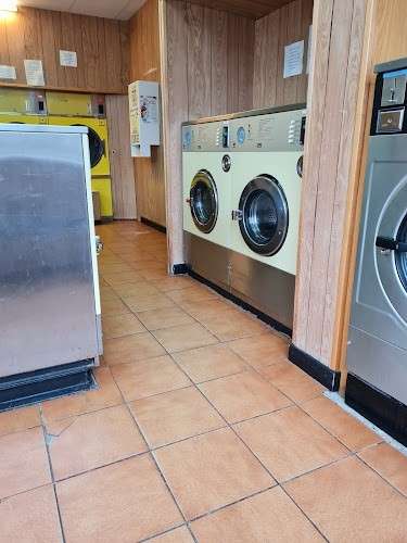 laudry and dry cleaners