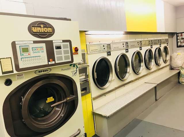 Maiden Erlegh Launderette & Drycleaners