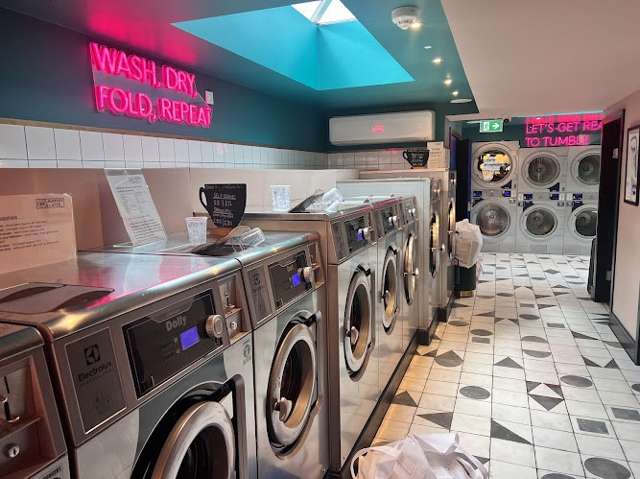 Laundry & Latte