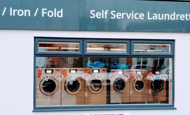 Laundromat Speed Queen