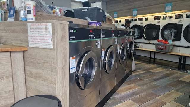 Bolton Clean Street Launderette and Dry Cleaning