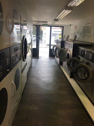 J & R Launderette