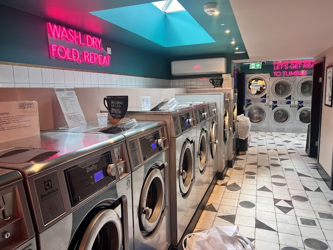 Laundry & Latte