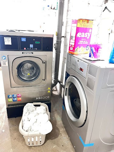 Light and Bright Dry Cleaners