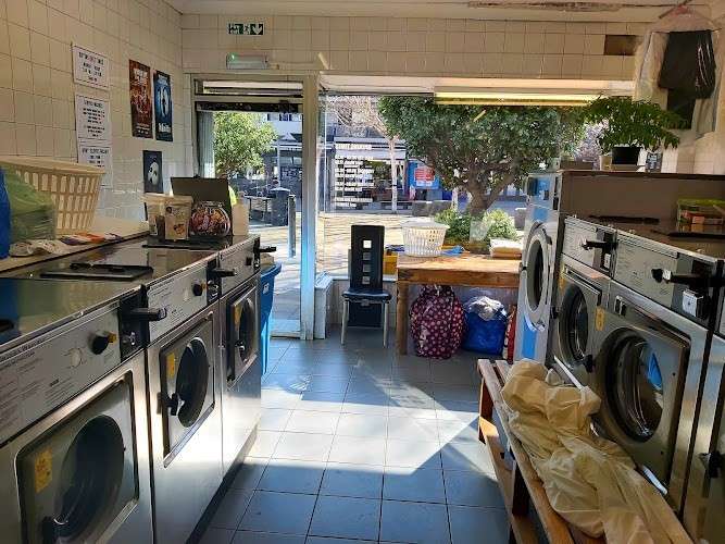 launderettes-in-london-self-service-service-wash-find-a-launderette