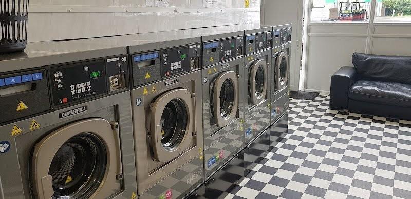 Strood Launderette launderette photo
