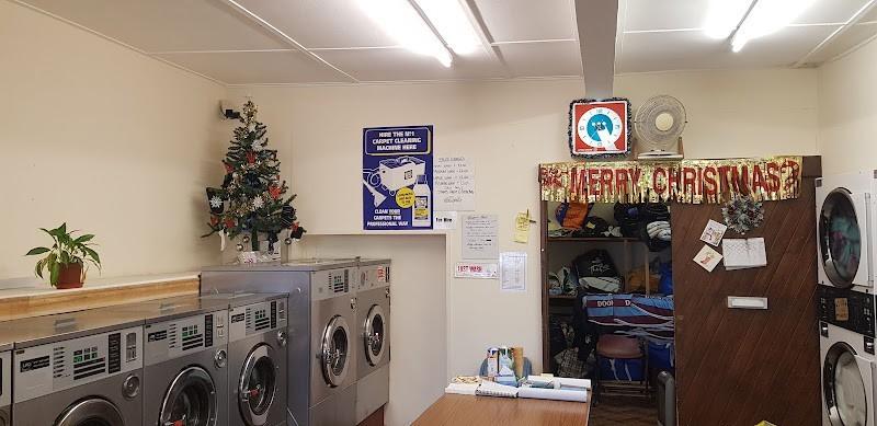Bude Coinwash launderette photo