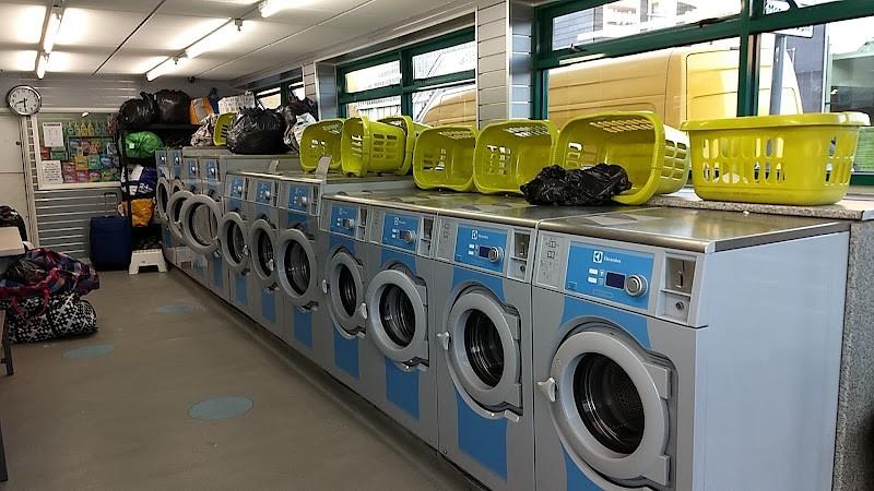 WASHX LAUNDERETTE & DRY CLEANERS launderette photo