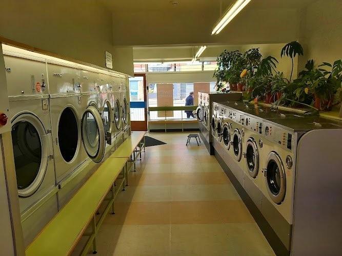 Spring Clean launderette photo