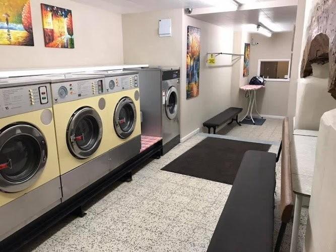 Blue Bay Launderette,Llangollen launderette photo