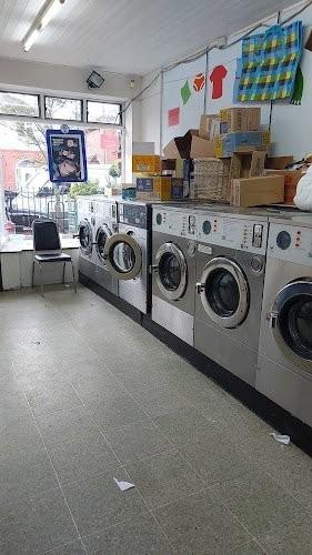 Edel's Laundrette launderette photo