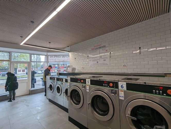 HU4 Boothferry Launderette