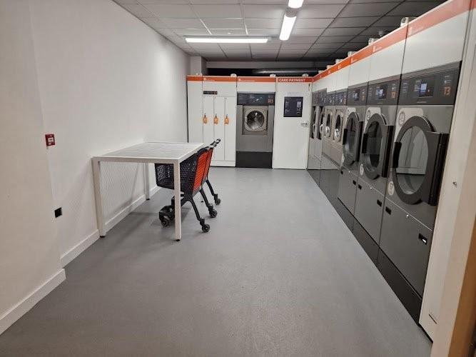 24 Laundromat - Darlington launderette photo