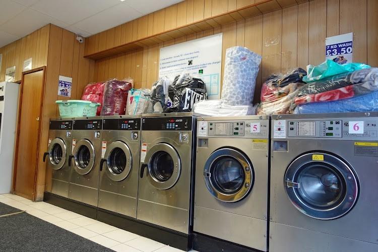 Wash 'N' Dry Launderette launderette photo