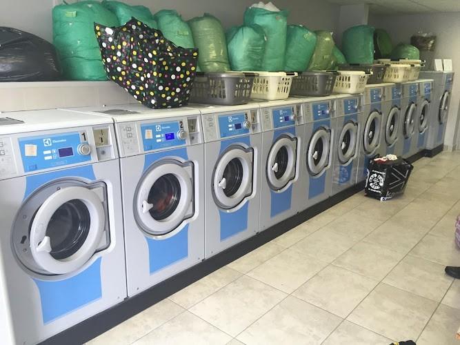 Dollies Laundry launderette photo