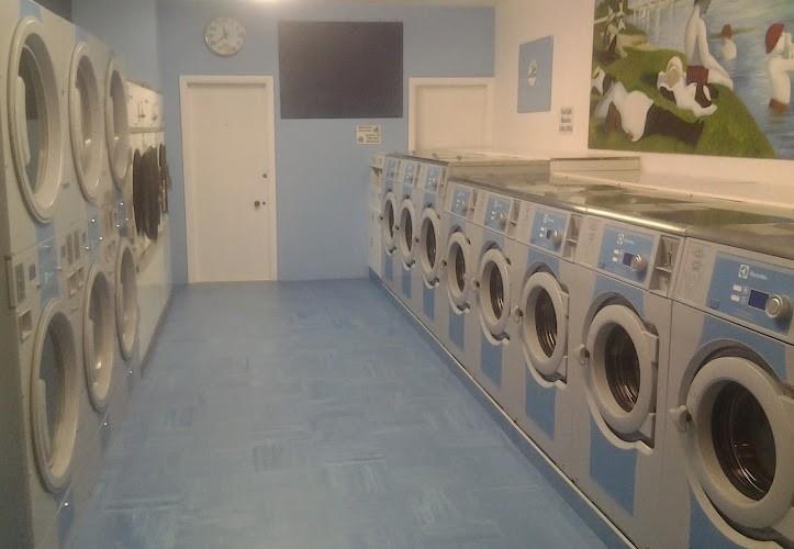Wash & Go launderette photo