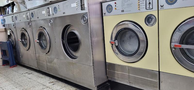 Wash Inn launderette photo