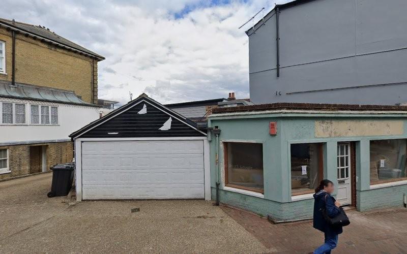 Launderette in Cowes launderette photo