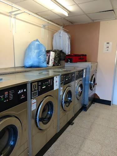 Reading Launderette launderette photo