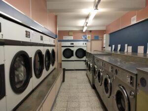 Laundrette / Self Service / Coin operated / Surrey & Berkshire